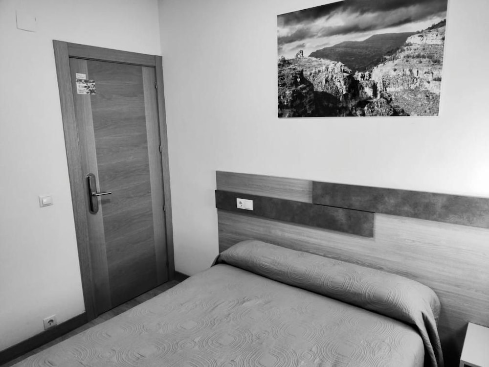 Hostal Rioja Condestable 4/48