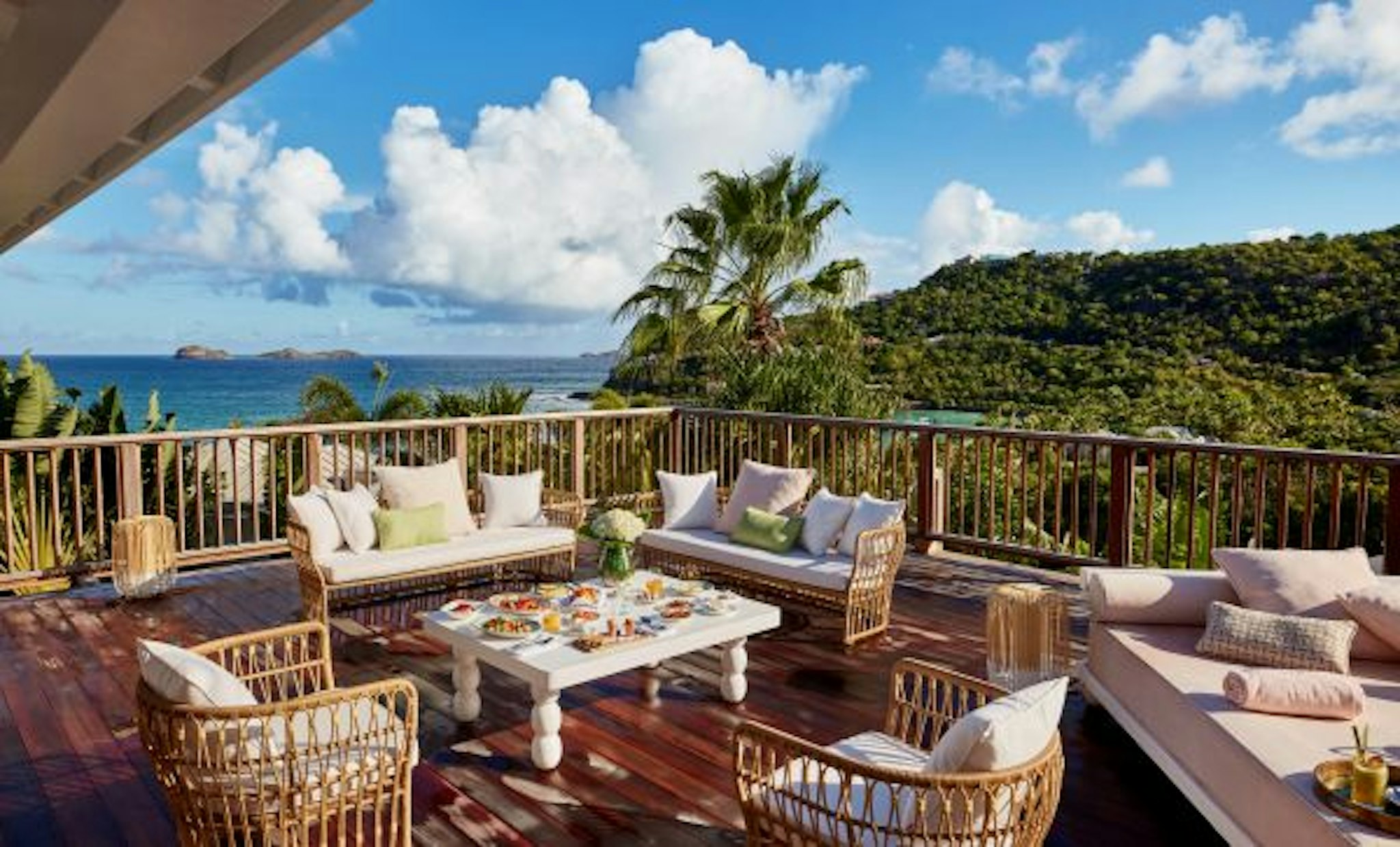 Tropical Hotel and Beach 24/46