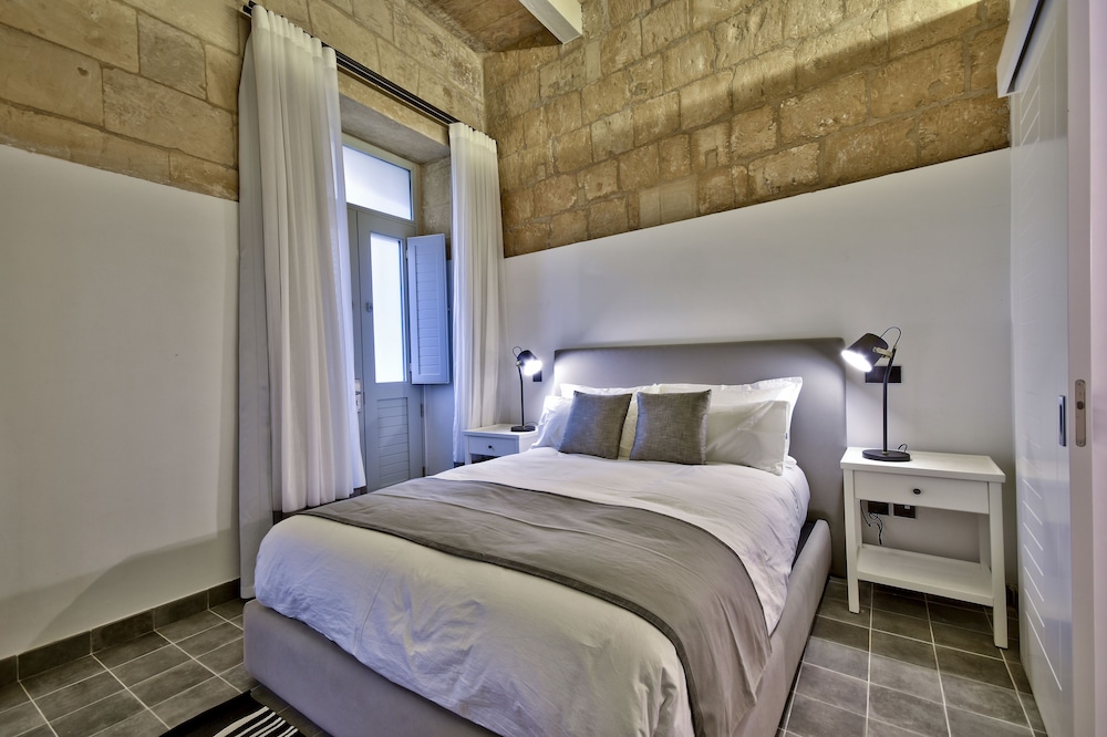 PREMIUM, DOUBLE BED