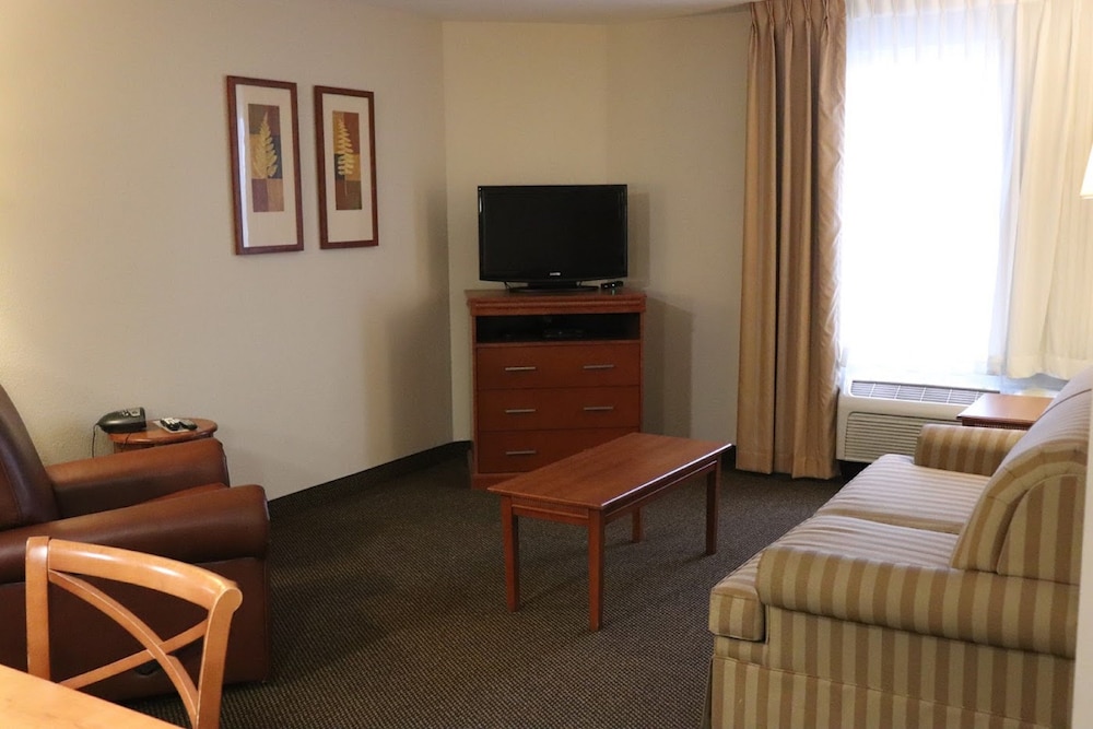 CANDLEWOOD SUITES CAPE GIRARDEAU 36/68