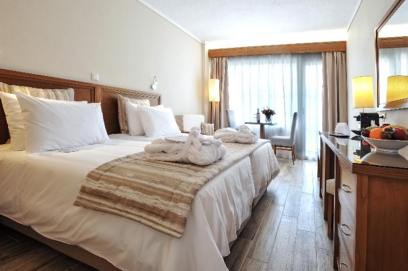 ROOM, DOUBLE OR TWIN BED, GARDEN VIEW