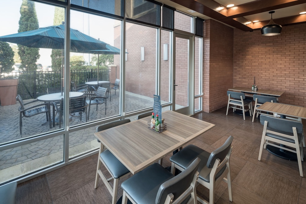 Hyatt Place Jacksonville Airport 27/45
