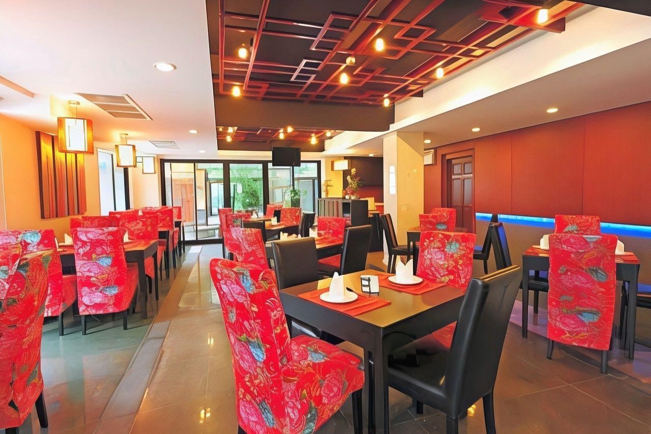 Bonito Chinos Hotel 41/46