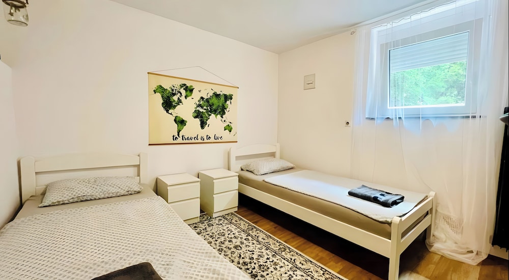 EMONA Guesthouse Ljubljana 6/26