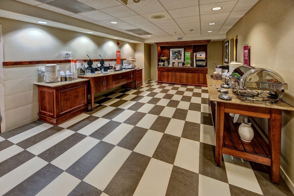 Hampton Inn By Hilton Dunn 9/58