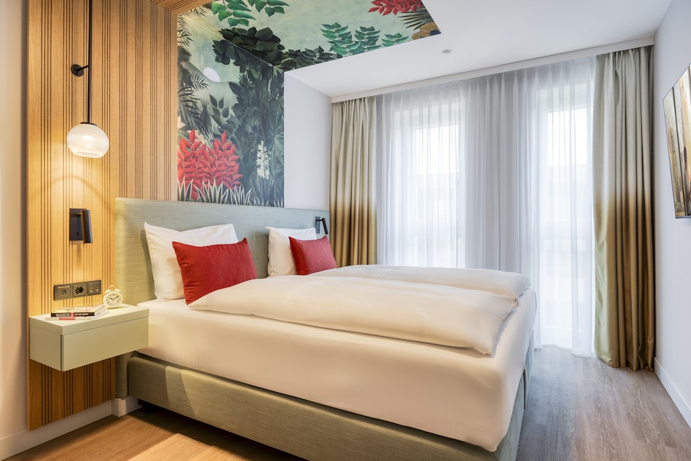 1 BEDROOM, EXECUTIVE, APARTMENT