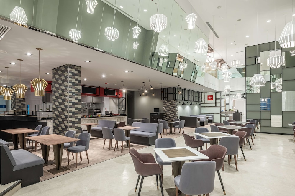 بارك إن باي راديسون الرياض(Park Inn By Radisson Riyadh) 40/66