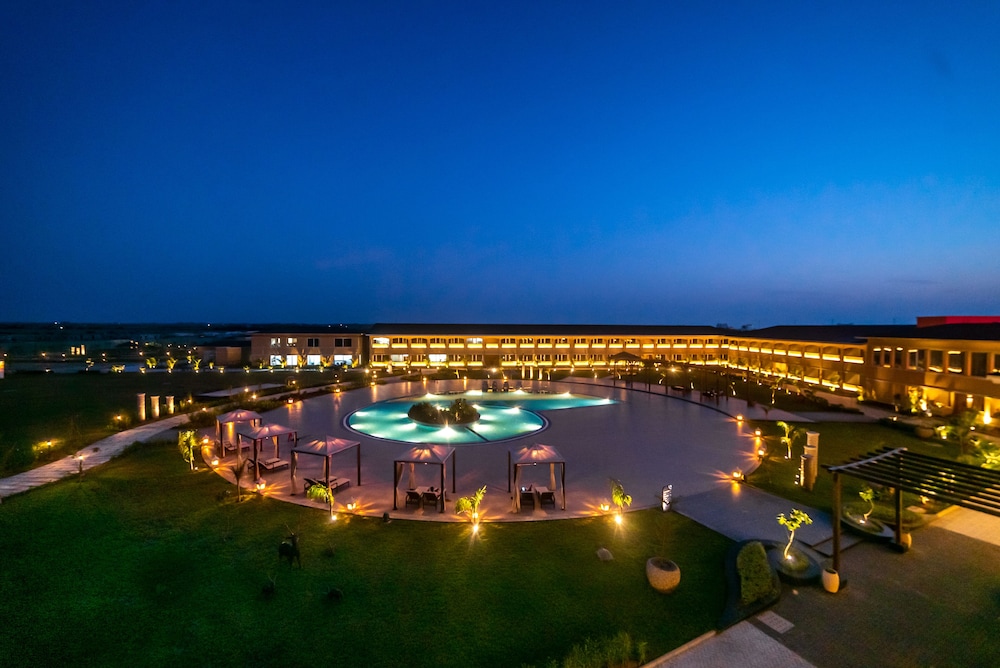 Hawthorn Suites by Wyndham Dwarka 8/65