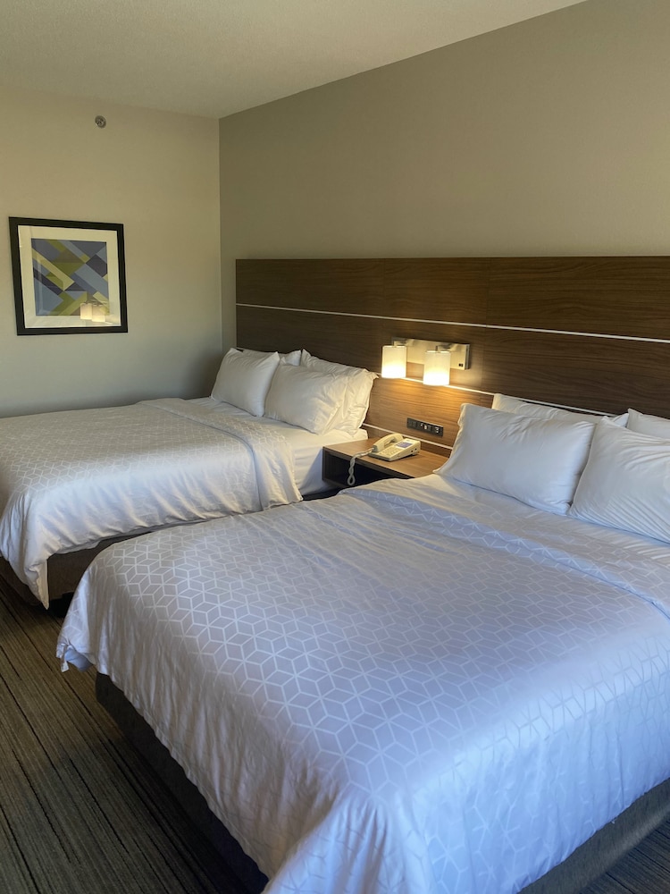 Holiday Inn Express Hotel Suites Opelika Auburn 19/71