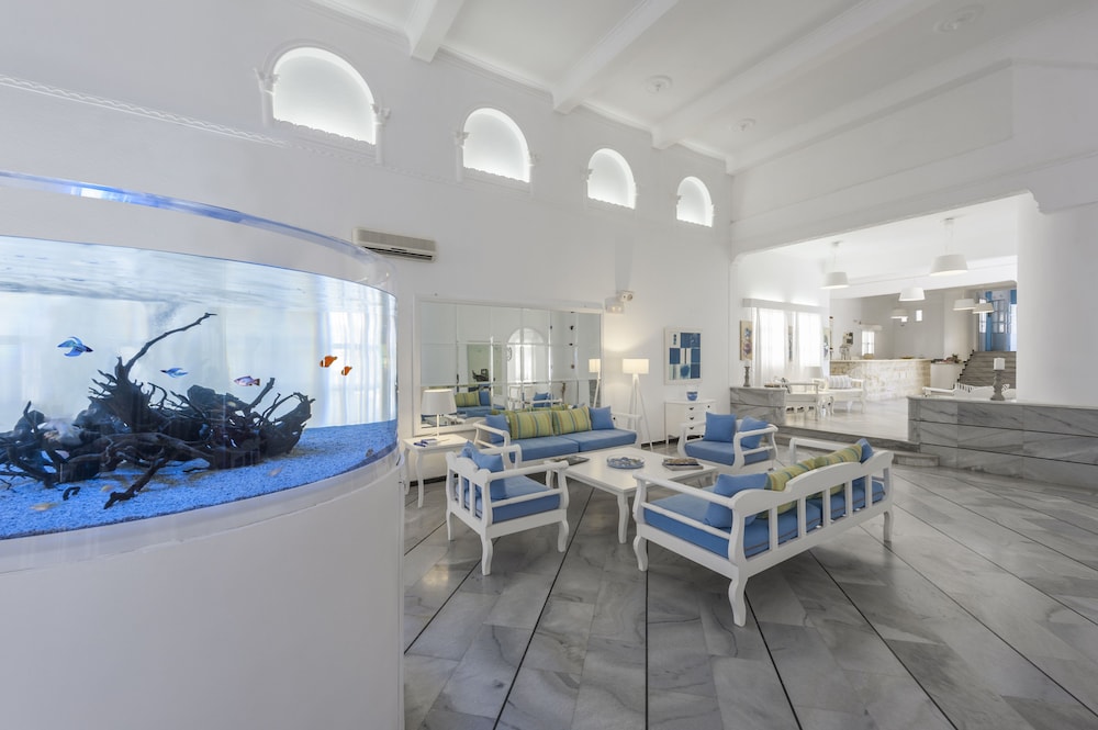Narges Hotel 39/50