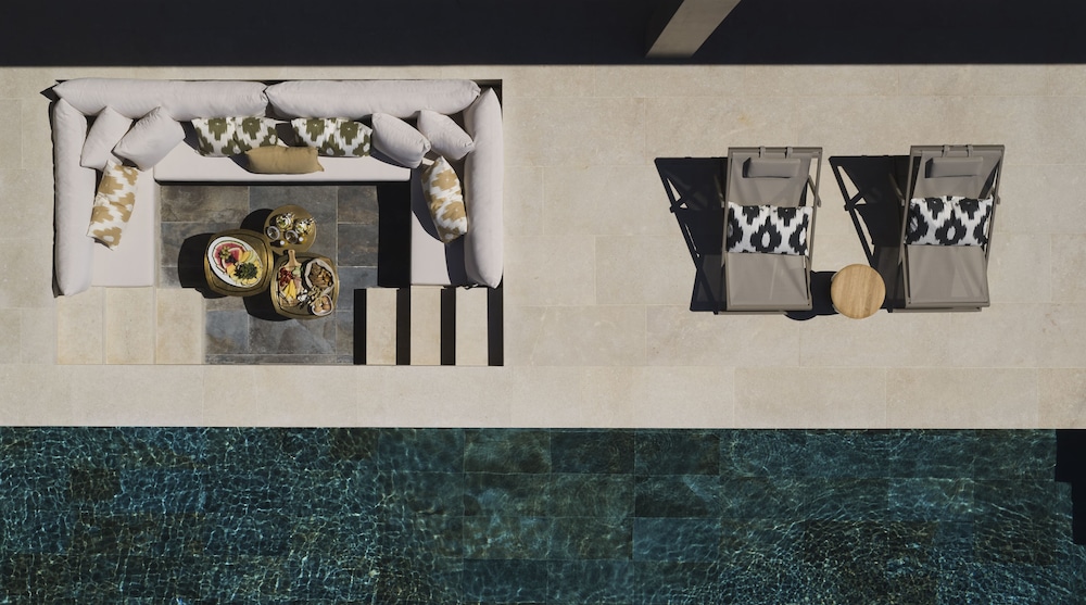 Bonzoe Homes & Villas 9/50