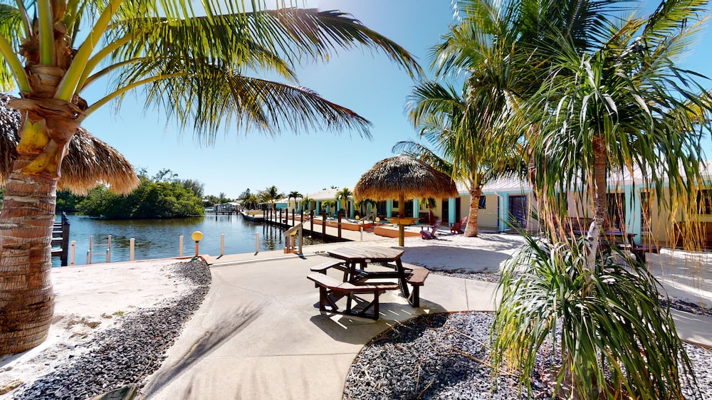 Off the Charts Inn Out Island Resort 46/50