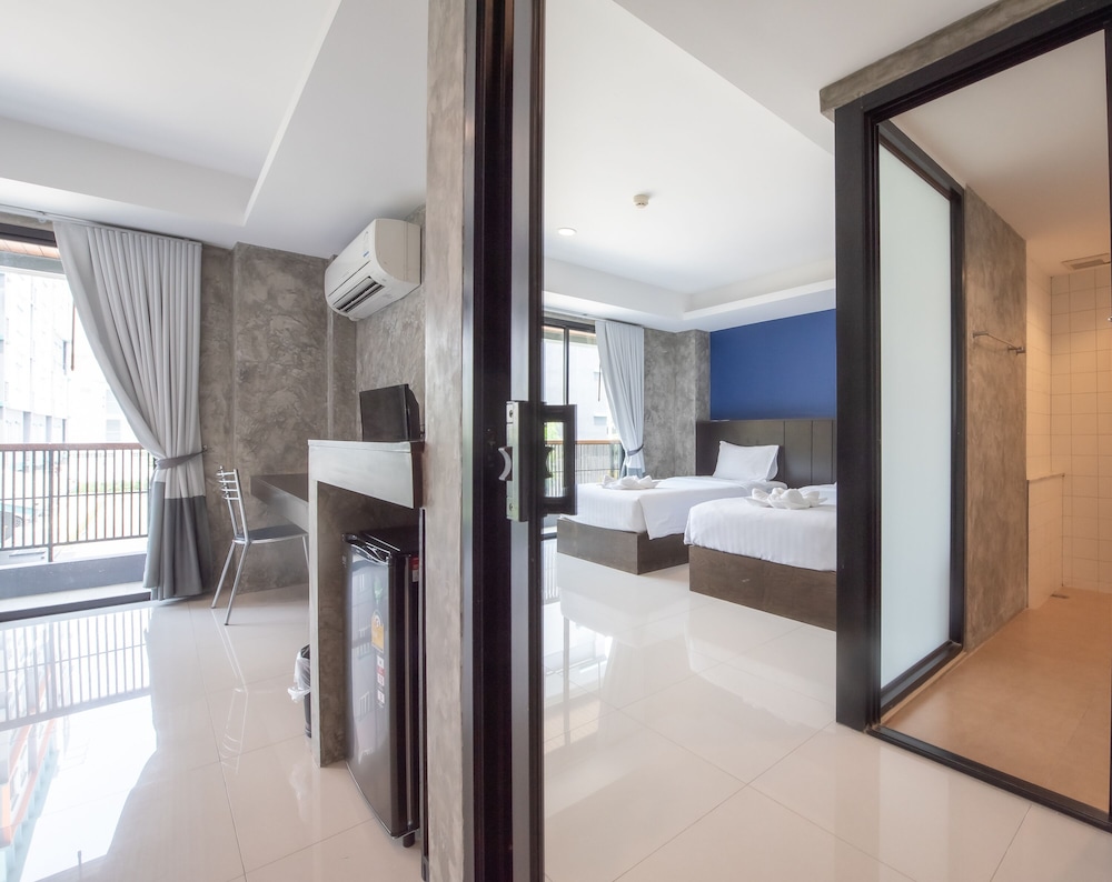 The Proud Exclusive Hotel 50/50
