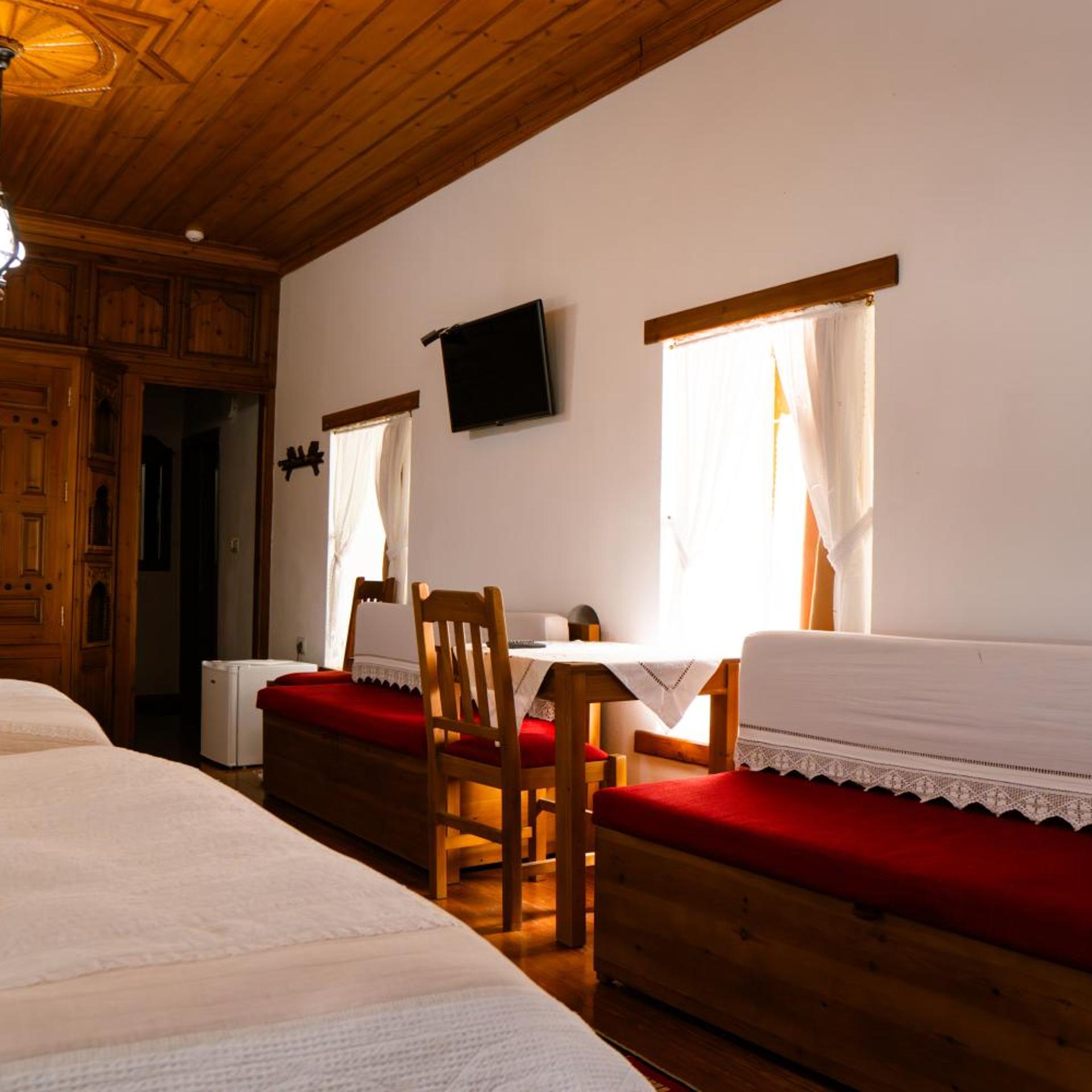 Hotel Old Bazaar 24/63