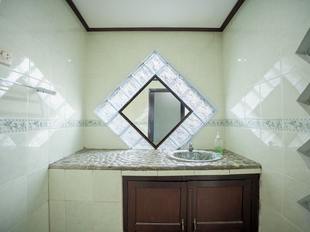 Pacung Indah Hotel & Restaurant by ecommerceloka 32/50