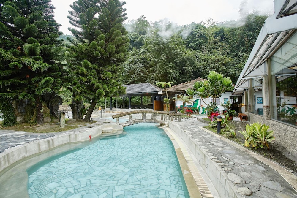Rainbow Resort 48/49