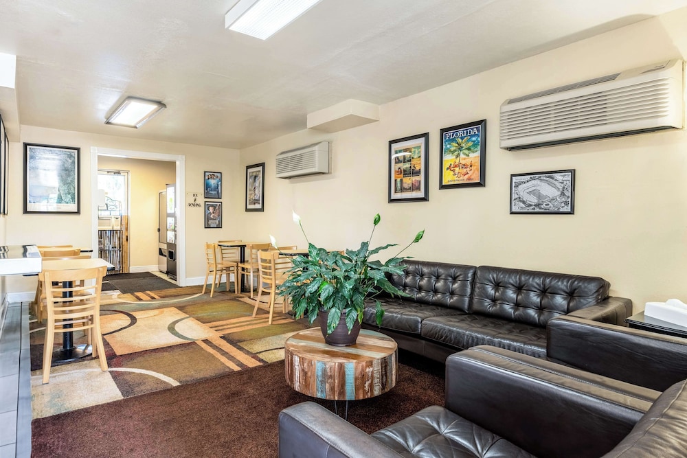 Americas Best Value Inn Lake City 34/45