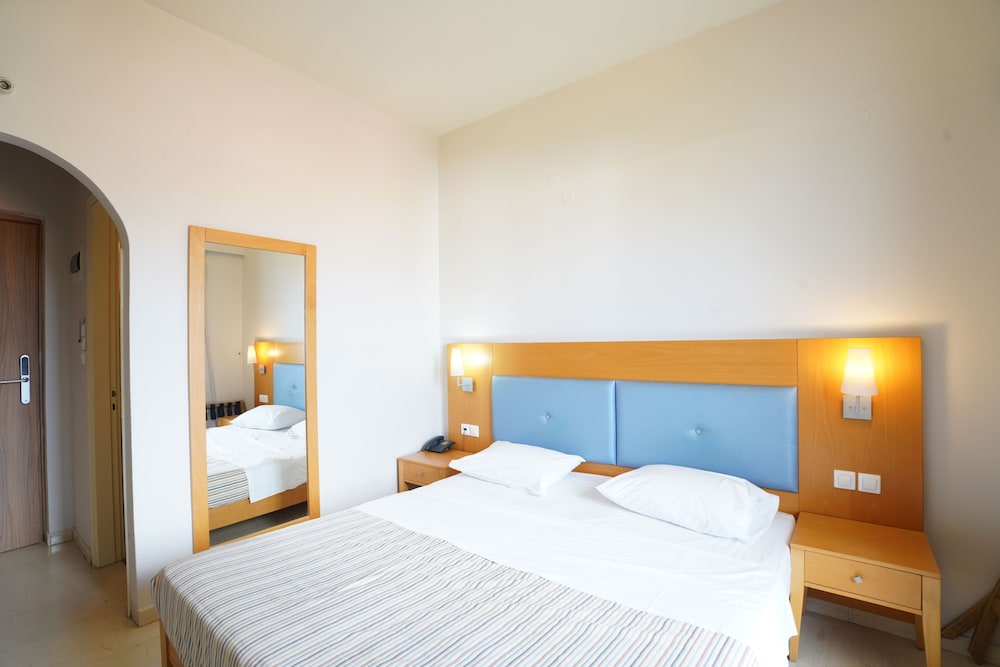 Dimitra Hotel & Apartments by Omilos Hotels 16/48