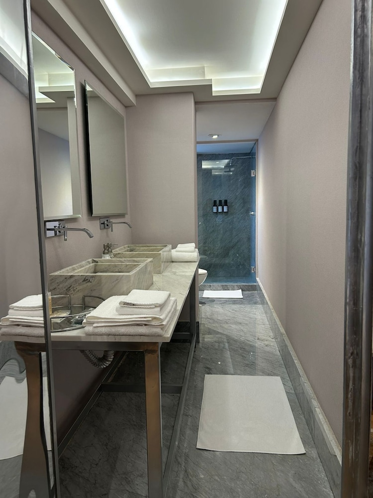 Residence L'heritage Tennyson By Bluebay 36/38