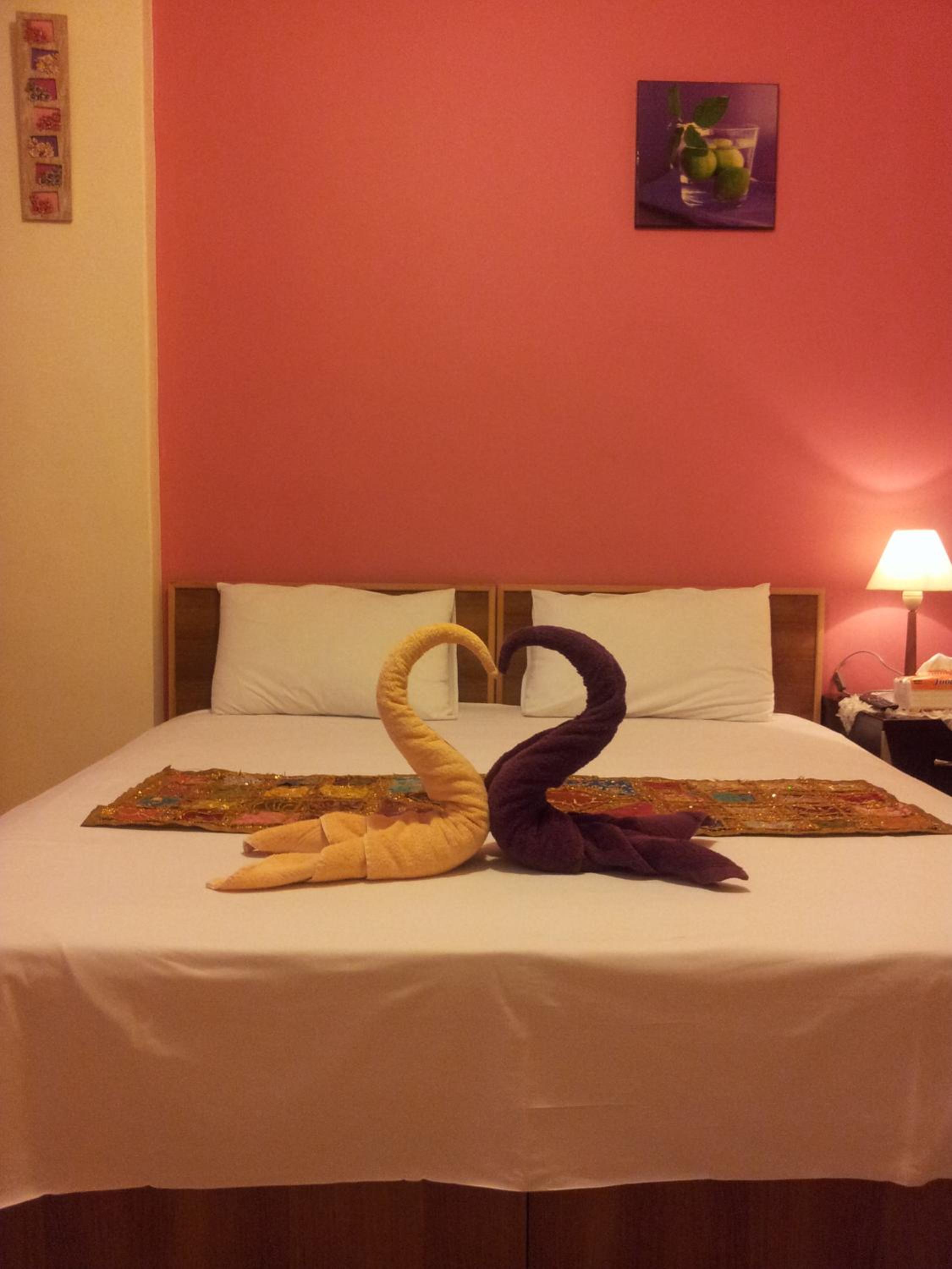 2 BEDROOMS, SUITE