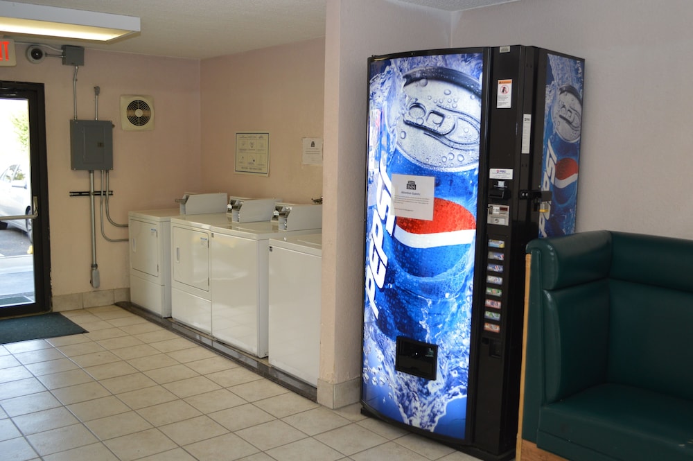 Ontario Airport Inn 32/60