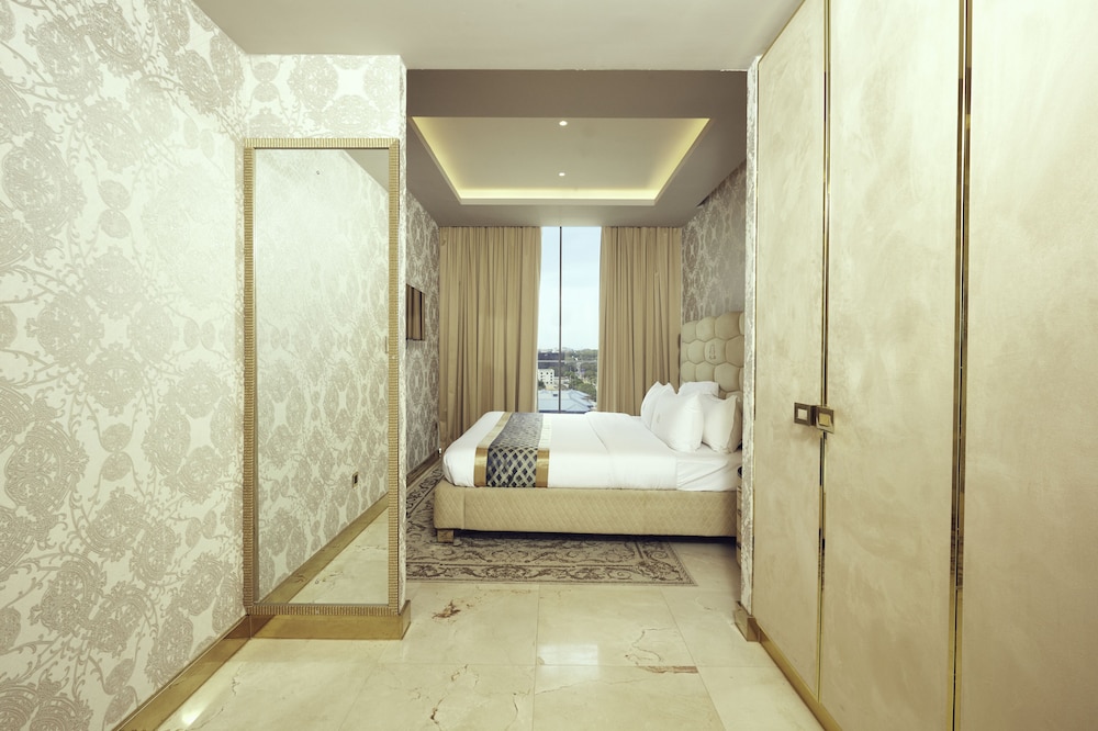 Number One Oxford Street Hotel & Suites 12/51
