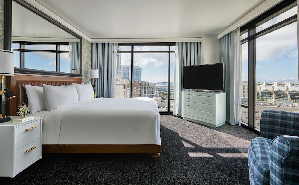2 Bedrooms, Bay, Suite, 2 King Beds
