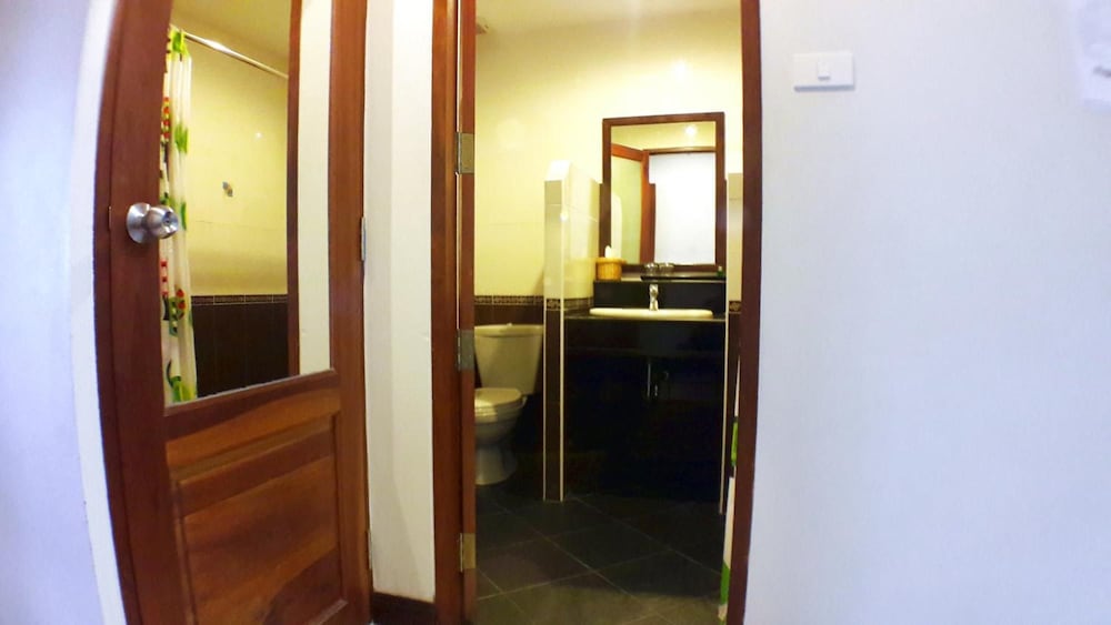 Khum Nakhon Hotel 22/47