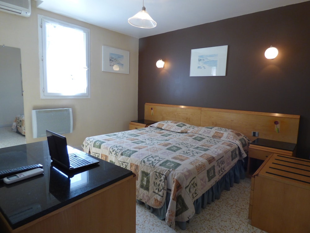 Court Inn and Suites 9/42