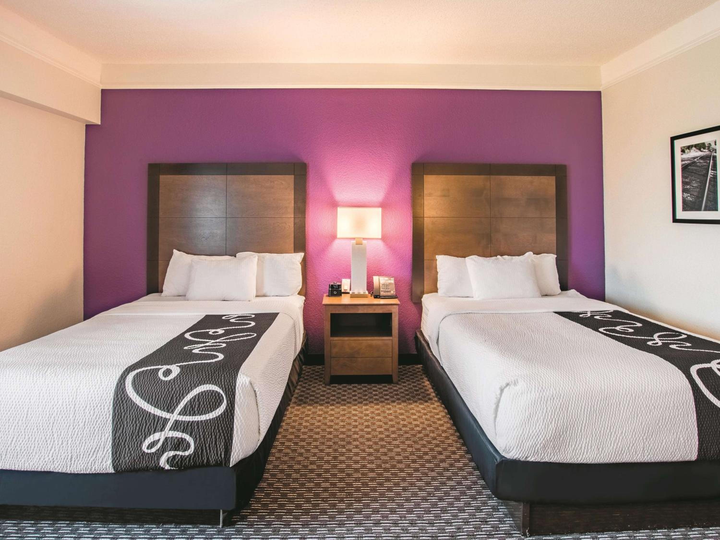 ROOM, 2 DOUBLE BEDS