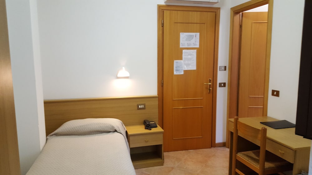 Albergo Pace 26/42
