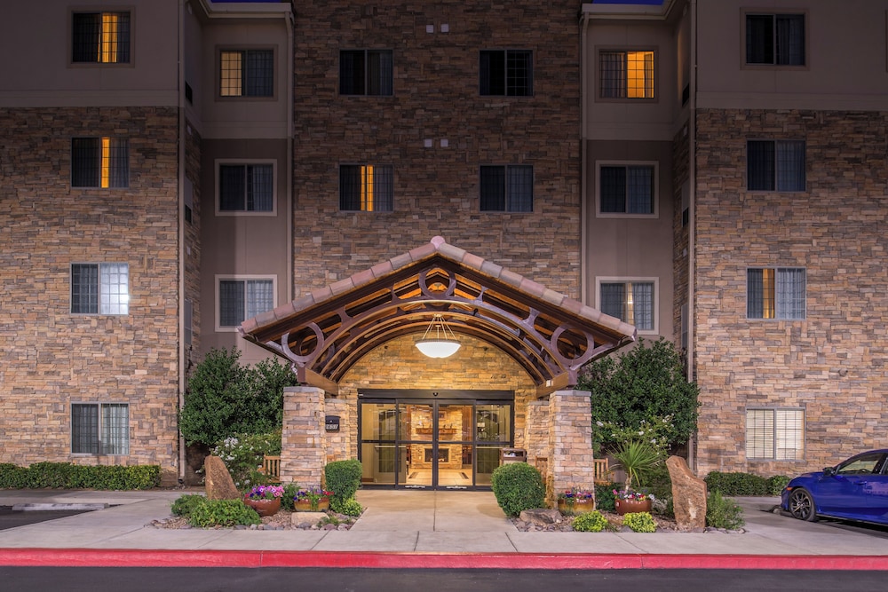 Staybridge Suites Las Cruces 2/72