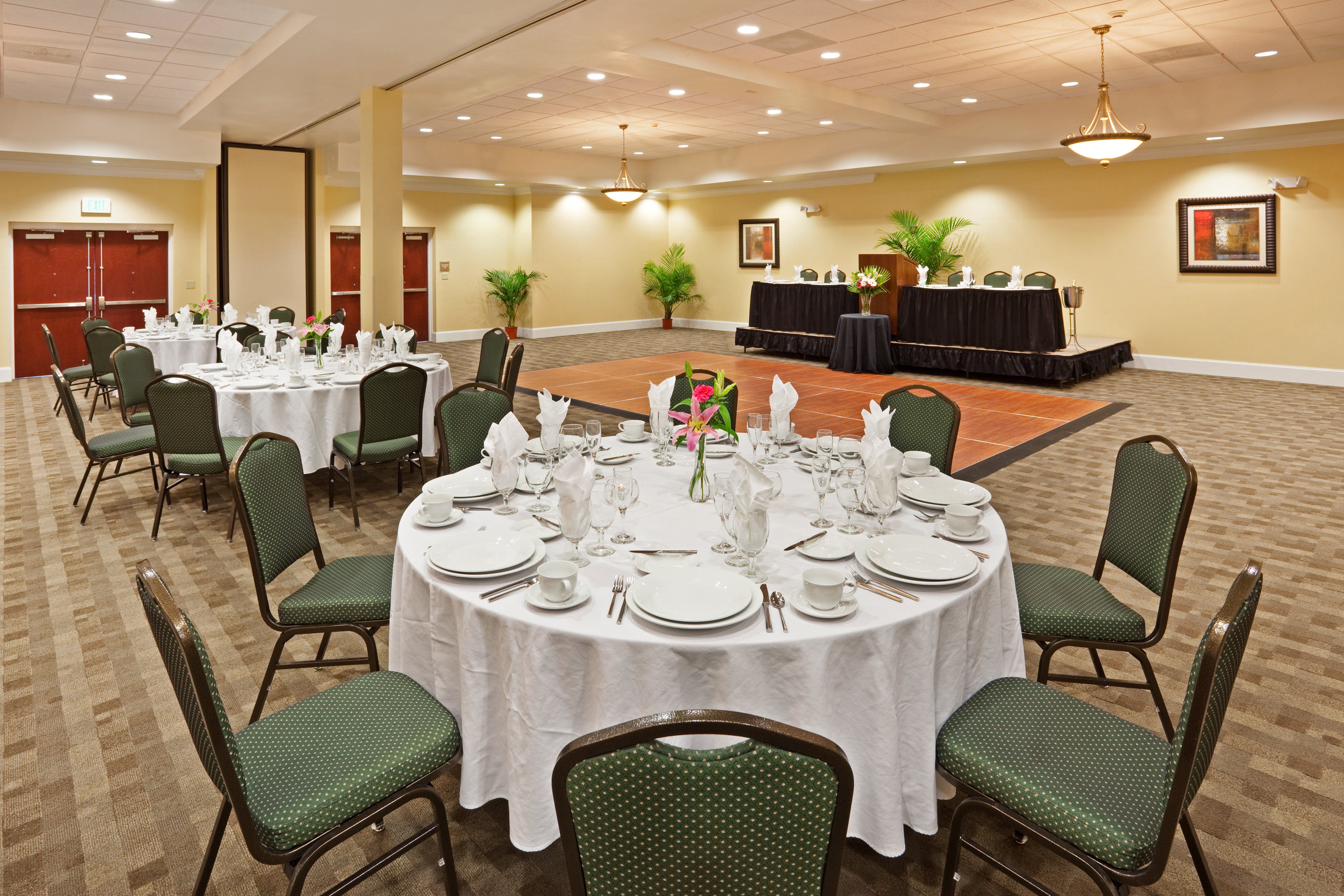 Holiday Inn Hotel And Suites Beaufort Highway 21 31/44