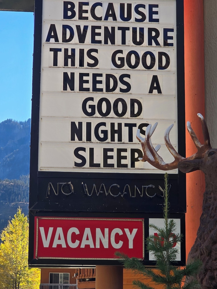 Hot Springs Inn 3/50