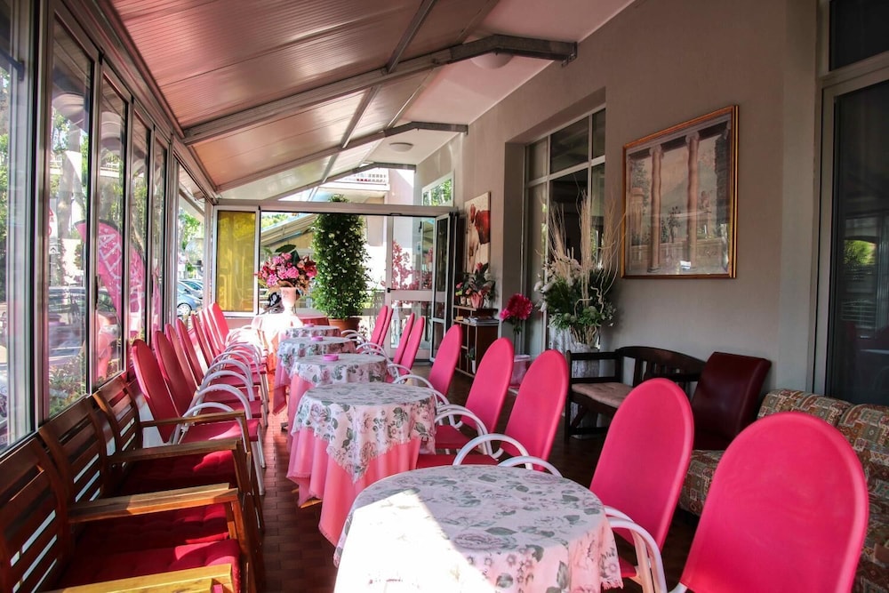 Hotel Brezza 37/50