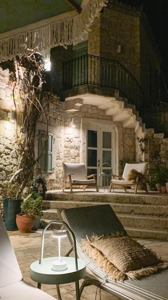 La Grenadine Hotel 5/50
