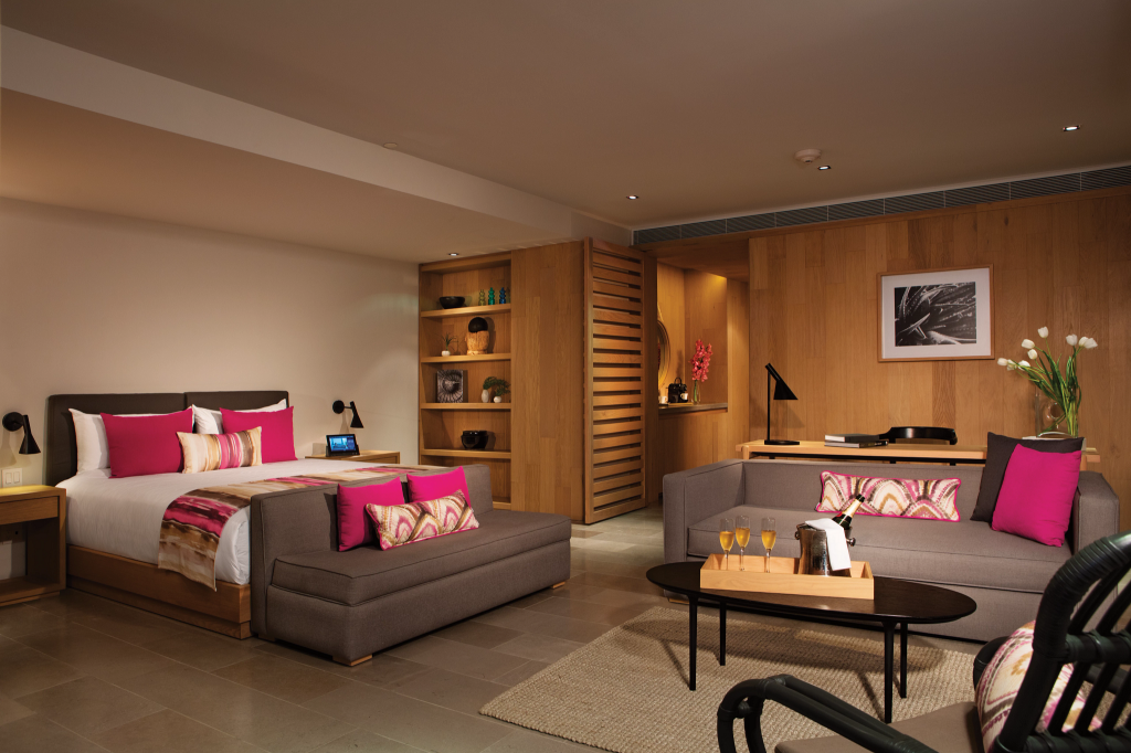 Xhale Club, Romance, Suite, King Bed, Marina View