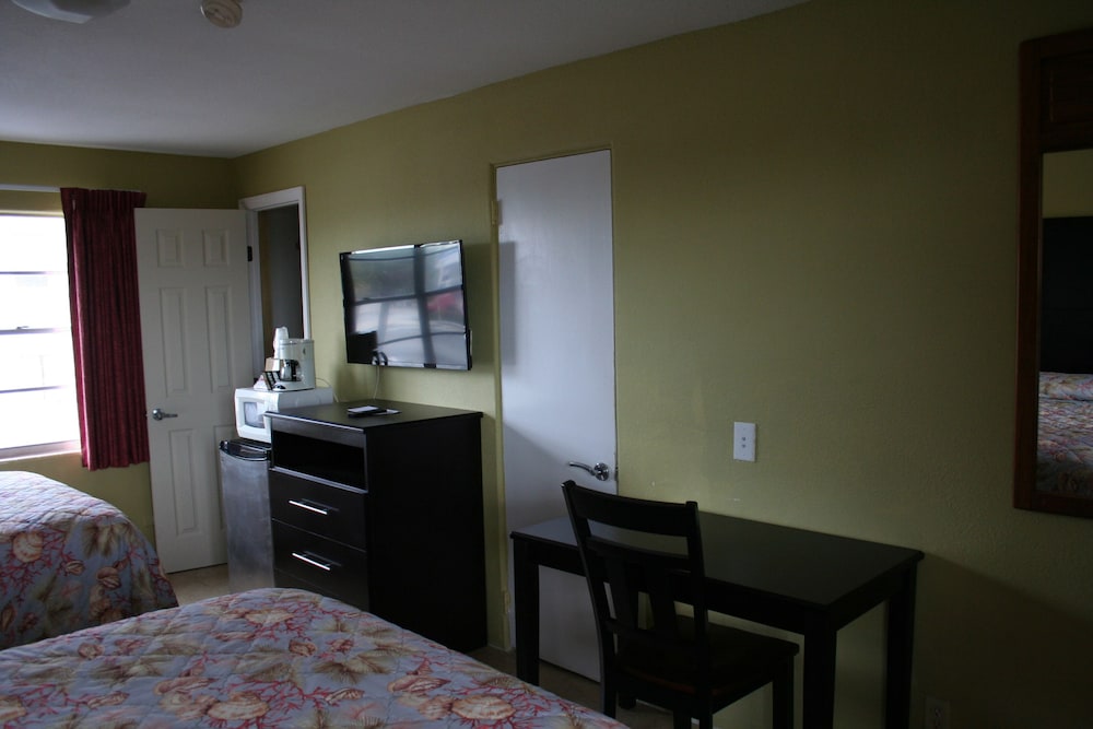 Driftwood Resort 34/70