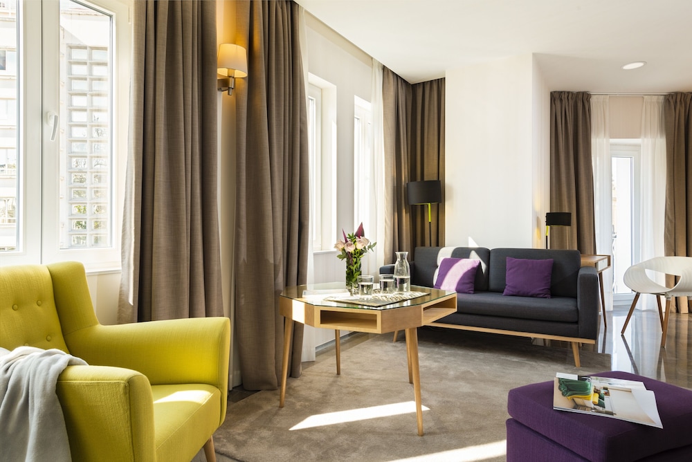 Torre Homenaje Historical Suites 21/50