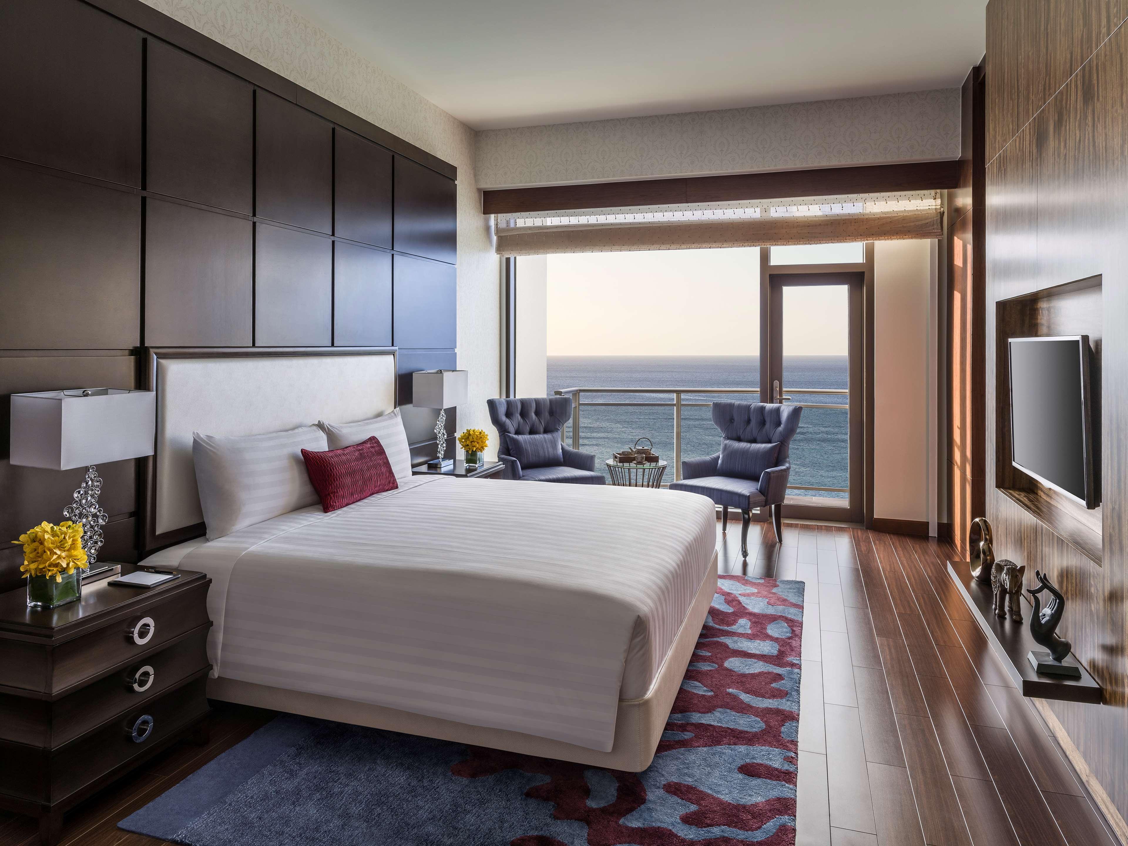 Dusit Thani Suite
