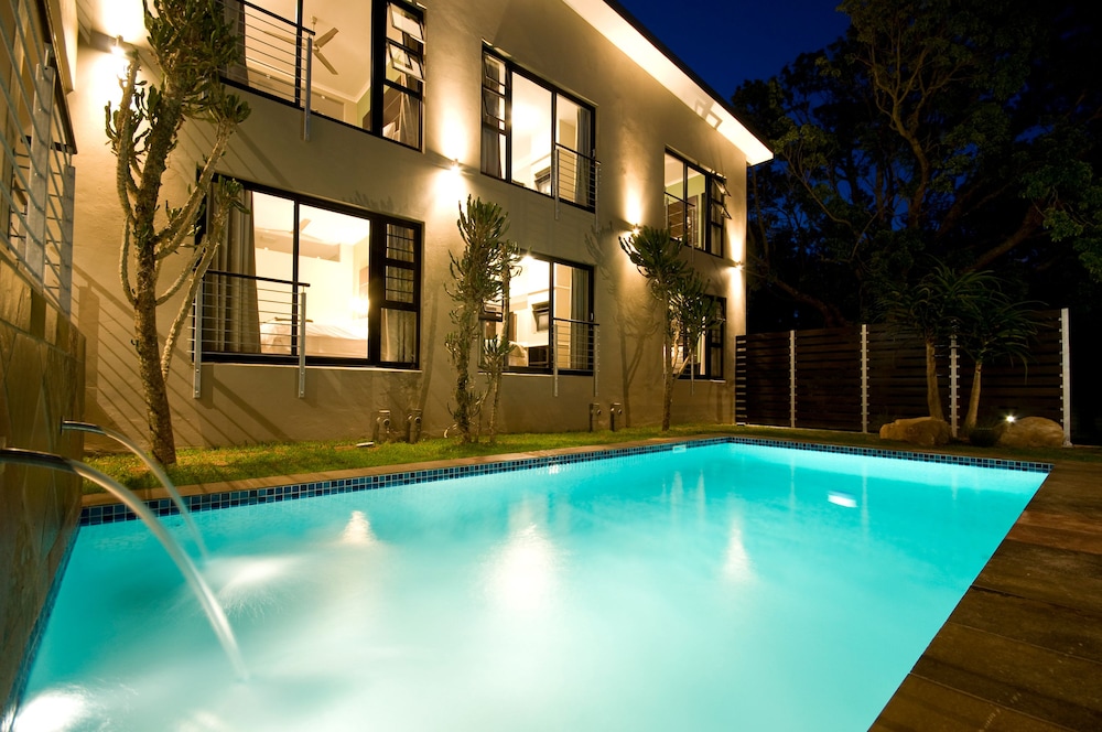 The Hub Boutique Hotel 34/38