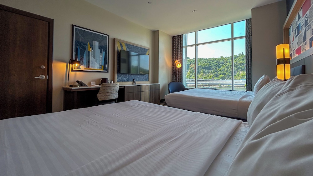 STANDARD, 2 QUEEN BEDS, RIVER VIEW