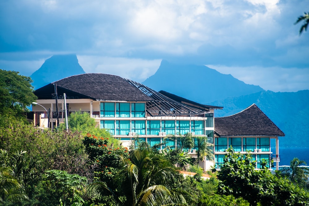 Tahiti Airport Motel 12/64