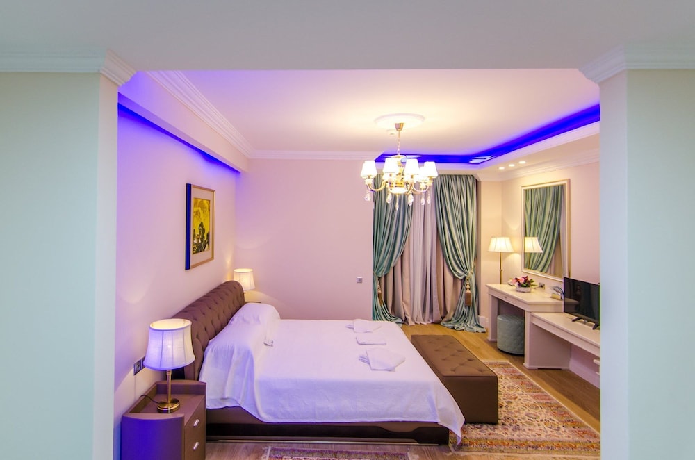 Phoenicia Royal 19/50
