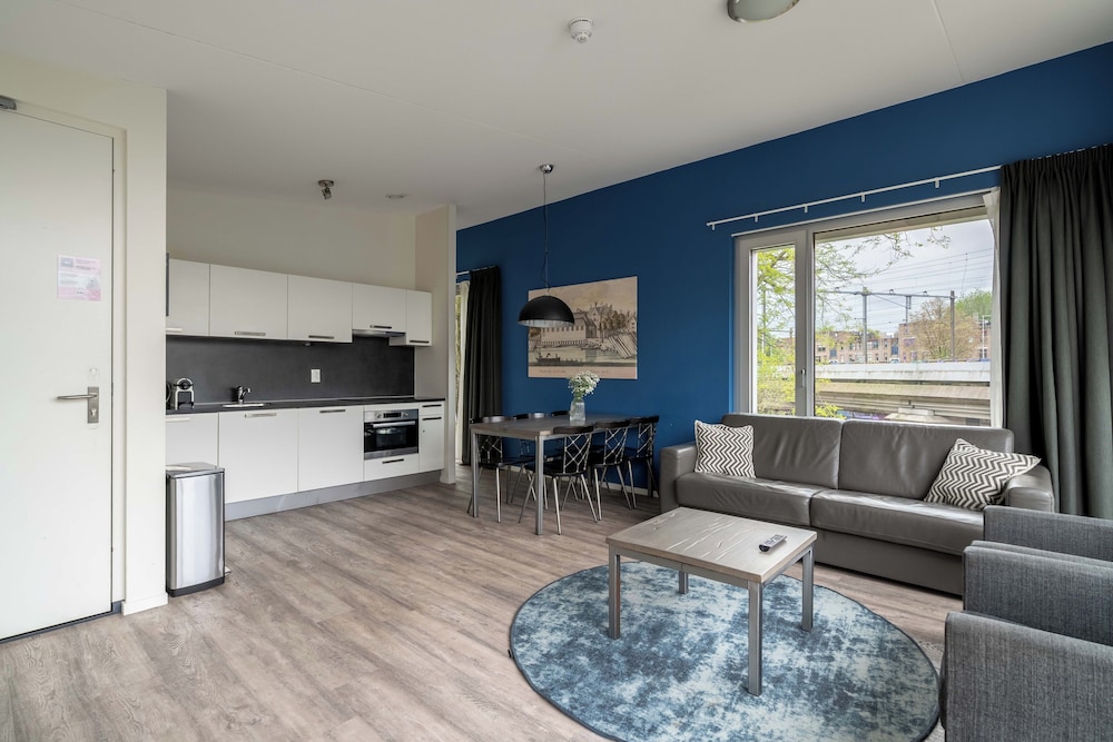 YAYS Amsterdam Prince Island by Numa 42/58