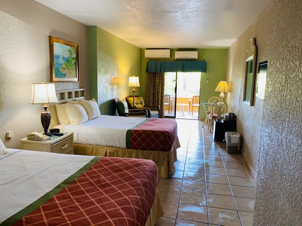 Lindbergh Bay Hotel And Villas 25/68