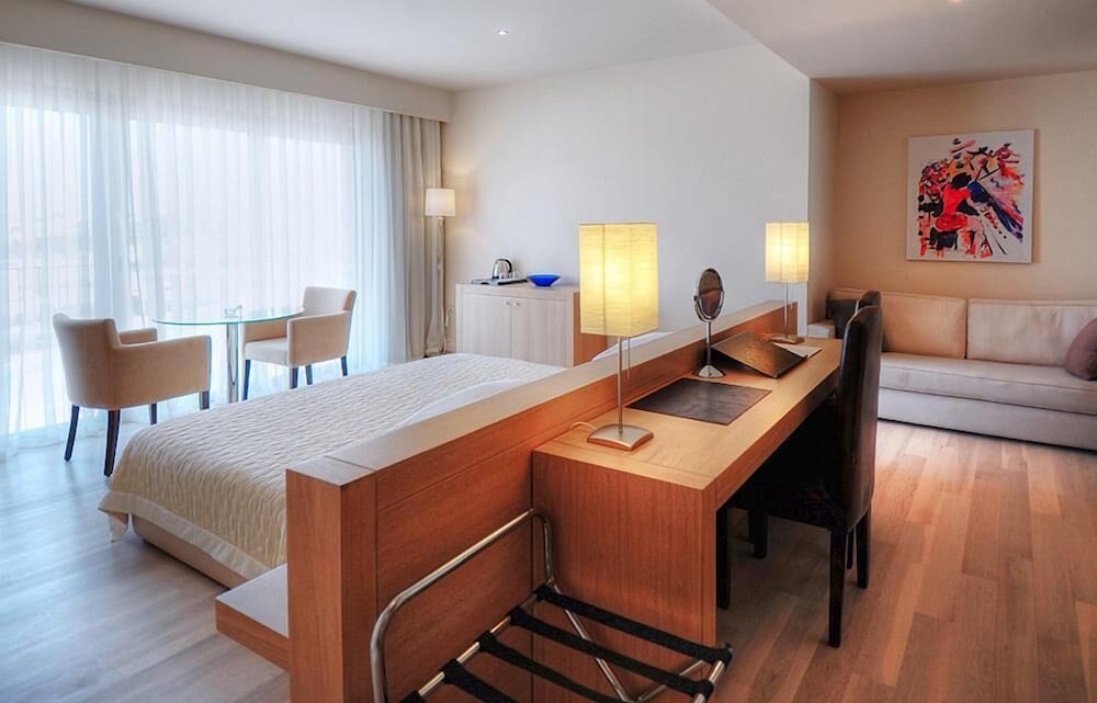 LVZZ Hotel - Boutique Class 9/24