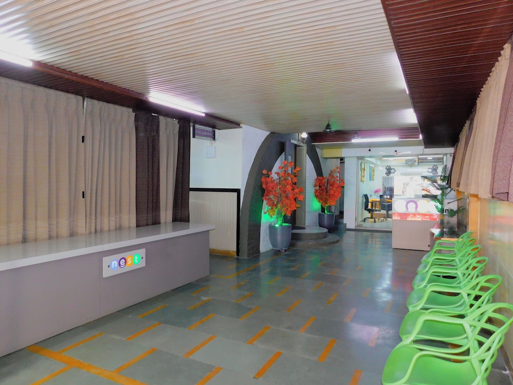 Hotel Nest Inn Malad 37/44