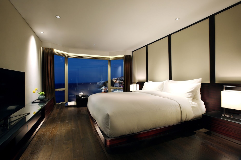 Paradise Hotel Busan 15/75