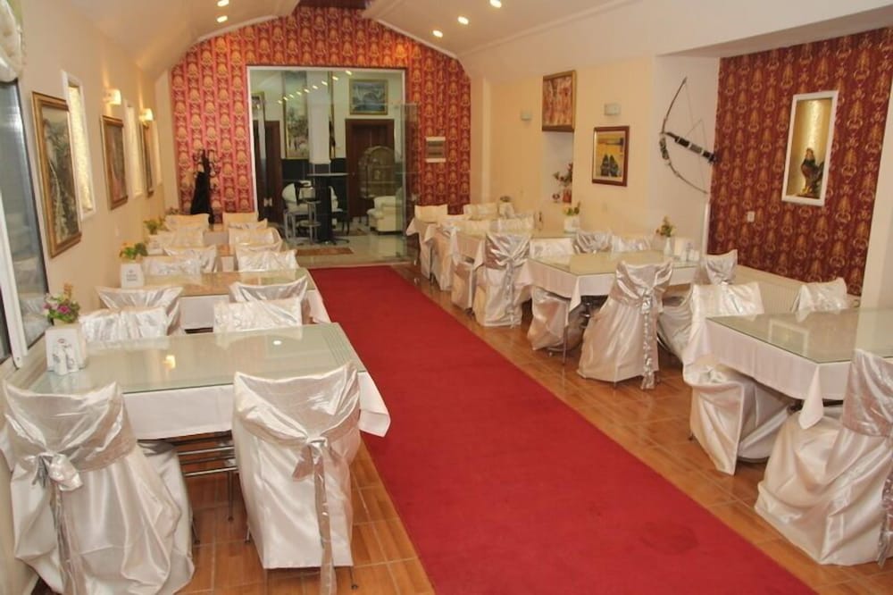 Vatan Hotel 25/28